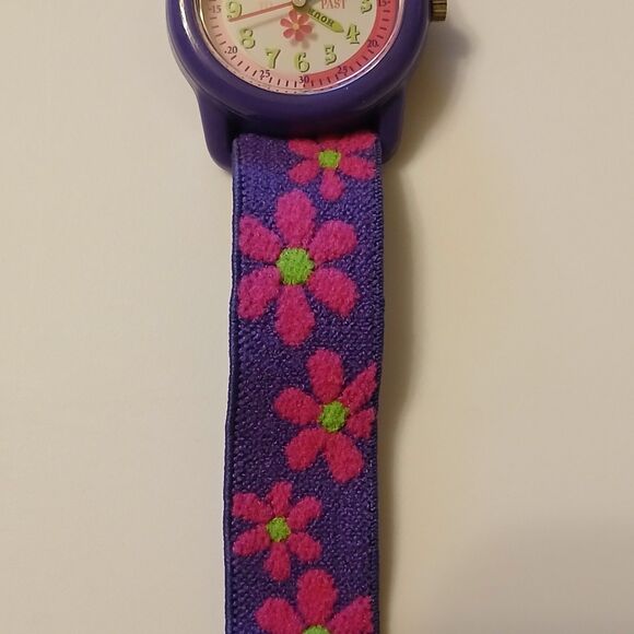 Timex 29mm Elastic Fabric Kids Purple Floral Watch Easy-To-Read Dial WR 30M - Picture 11 of 15
